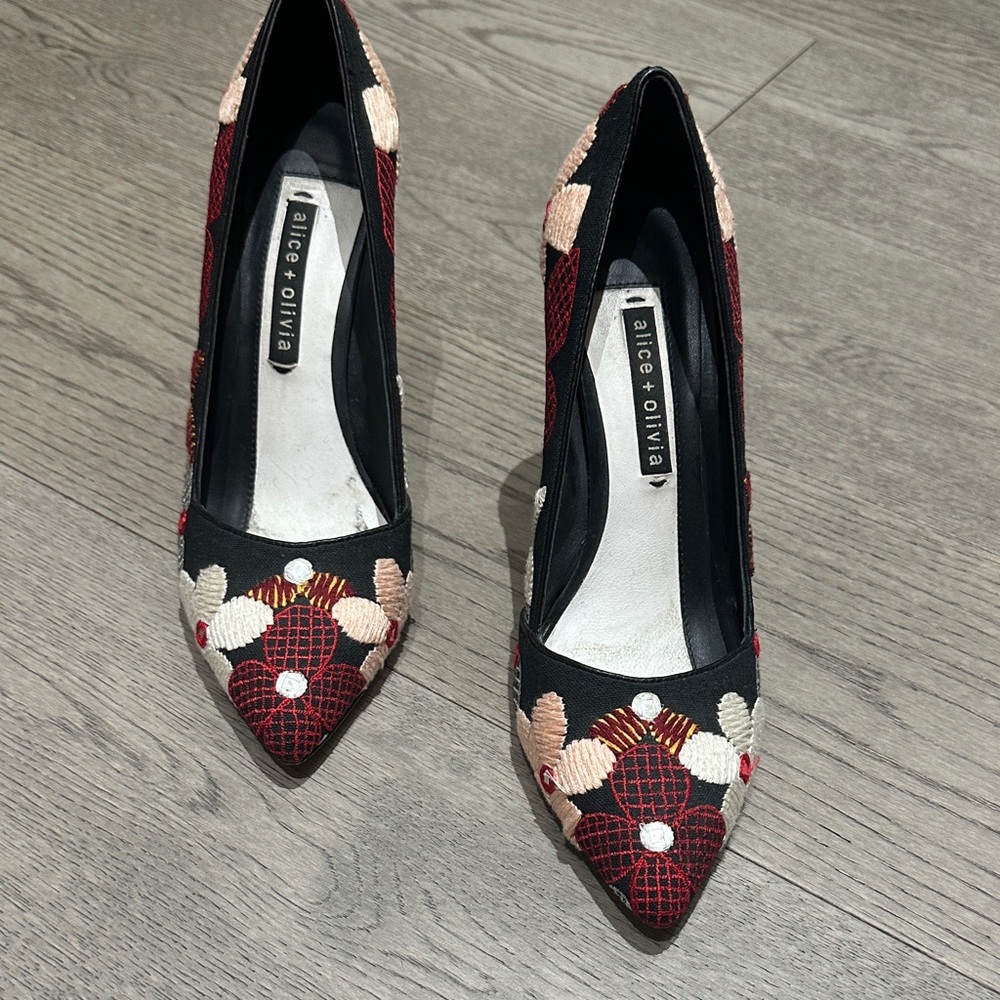 Alice + Olivia Black and Red Floral Embroidered Heels